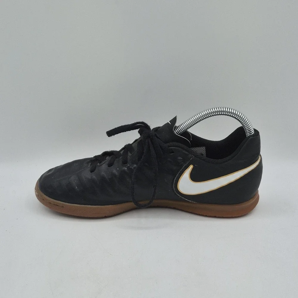 Nike TiempoX Shoes Youth Size 6Y‎ Black Indoor Court Soccer Gum Sole 897735-002